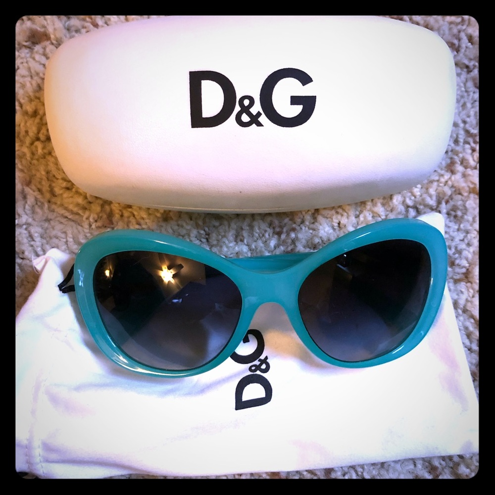 Like new dolce and gabbana sunglasses